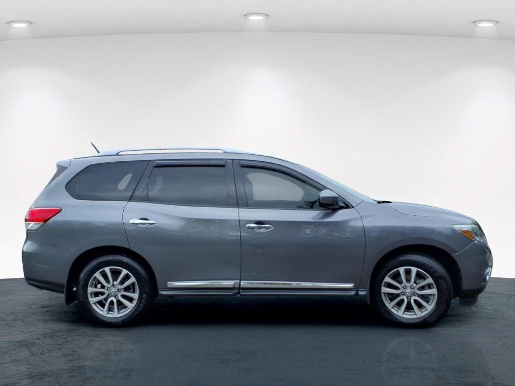 Used 2016 Nissan Pathfinder SL w/ SL Tech Package AWD/4WD image 5