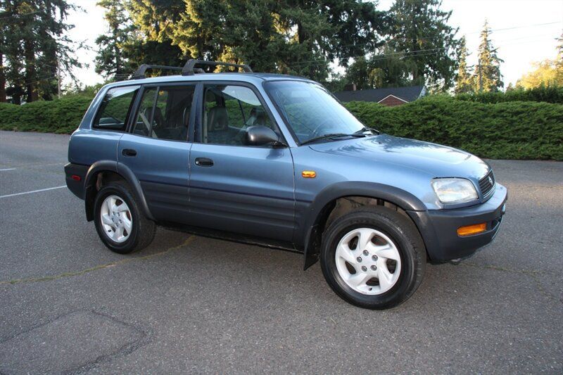 Used 1997 Toyota RAV4 4WD 4-Door w/ Upgrade Pkg w/ Tilt Wheel image 2