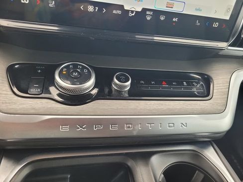 Certified 2025 Ford Expedition Max Platinum AWD/4WD image 24