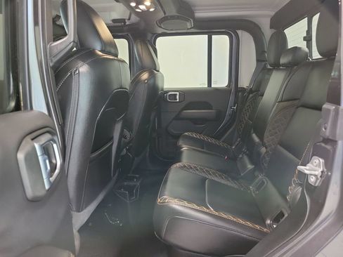 Used 2021 Jeep Gladiator Overland AWD/4WD image 29