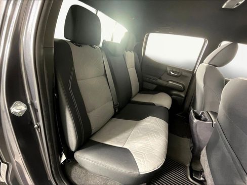 Used 2022 Toyota Tacoma TRD Sport image 27