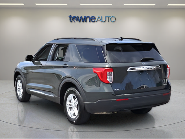 Used 2023 Ford Explorer XLT AWD/4WD image 4