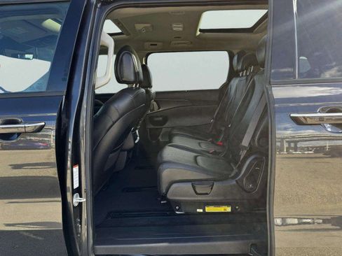 Used 2025 Kia Carnival SX w/ SX Dark Edition Package image 36