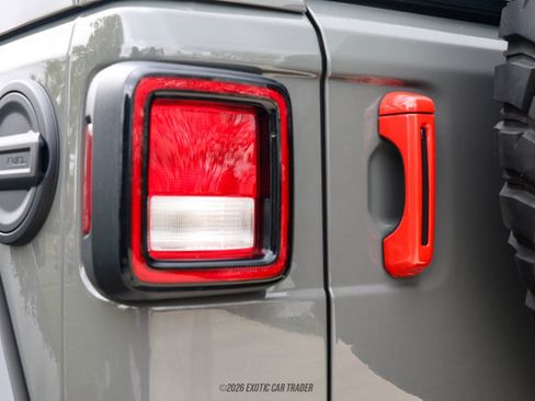 Used 2022 Jeep Wrangler Unlimited Sahara w/ Cold Weather Group AWD/4WD image 98
