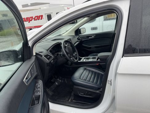 Used 2024 Ford Edge SEL w/ Sport Appearance Package AWD/4WD image 5