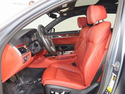 Used 2022 BMW ALPINA B7 xDrive w/ Luxury Rear Seating Package image 12