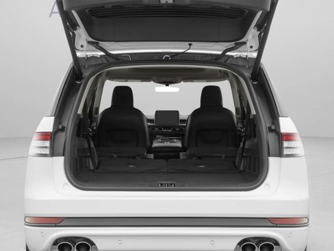 Used 2024 Lincoln Aviator AWD w/ Premium Package image 31