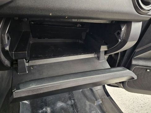 Used 2019 Toyota Tacoma TRD Off-Road image 25