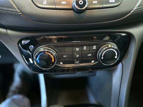 Used 2023 Buick Encore GX Preferred w/ Cold Weather Comfort Package AWD/4WD image 28