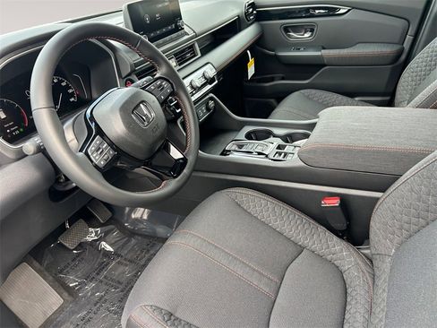 New 2025 Honda Pilot Sport image 10