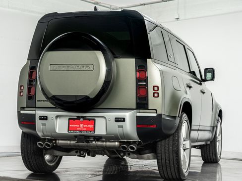 Used 2024 Land Rover Defender 110 SE image 9