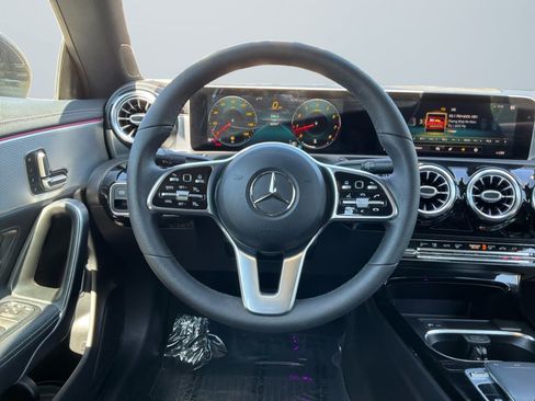 Used 2020 Mercedes-Benz CLA 250 image 11