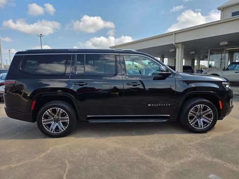 Used 2024 Jeep Wagoneer Series II w/ Flexible Seating Group RWD image 4