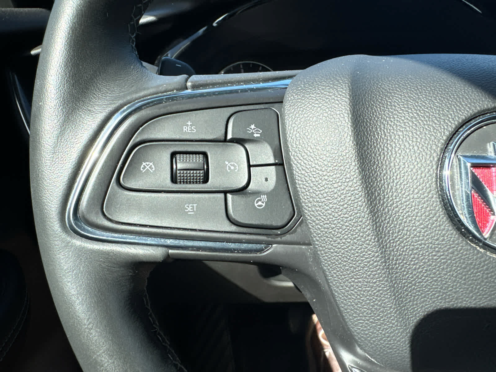 Certified 2022 Buick Envision Preferred AWD/4WD image 22