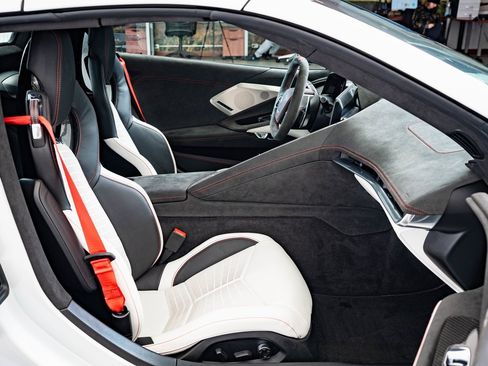 Used 2023 Chevrolet Corvette Stingray Premium Conv w/ Z51 Performance Package image 26