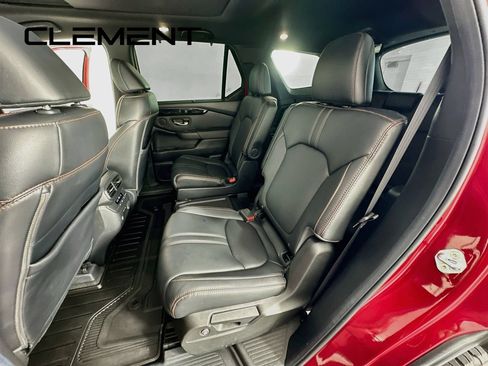 Used 2025 Honda Pilot TrailSport image 32