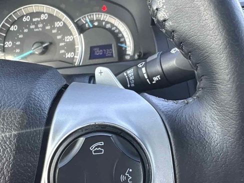 Used 2014 Toyota Camry SE FWD image 17