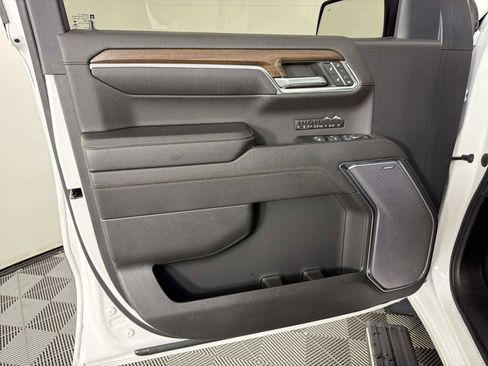 Used 2023 Chevrolet Silverado 1500 High Country w/ High Country Premium Package image 9