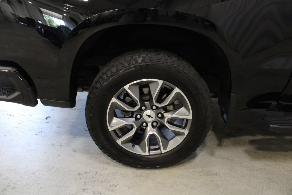 Used 2024 Chevrolet Silverado 1500 RST AWD/4WD image 25