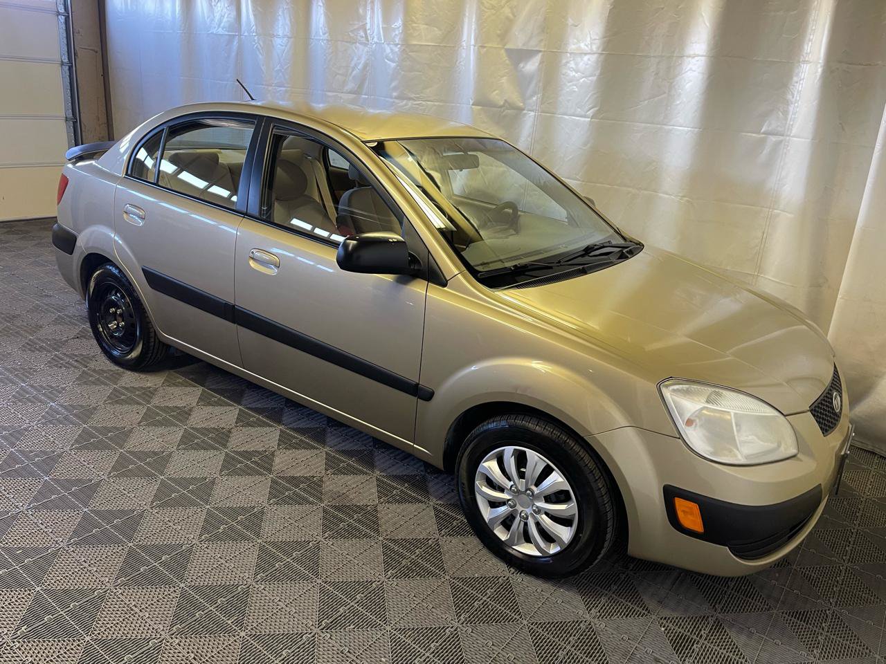 Used 2007 Kia Rio LX FWD image 7