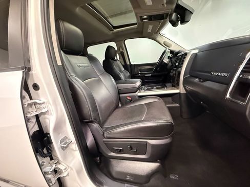 Used 2014 RAM 2500 Laramie w/ Convenience Group AWD/4WD image 13