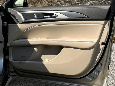 Used 2017 Lincoln MKZ Premiere image 19