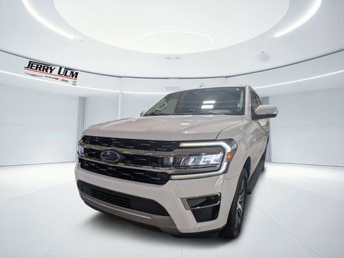 Used 2024 Ford Expedition Max Limited image 6
