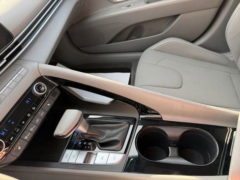 Used 2023 Hyundai Elantra SEL w/ Convenience Package image 22