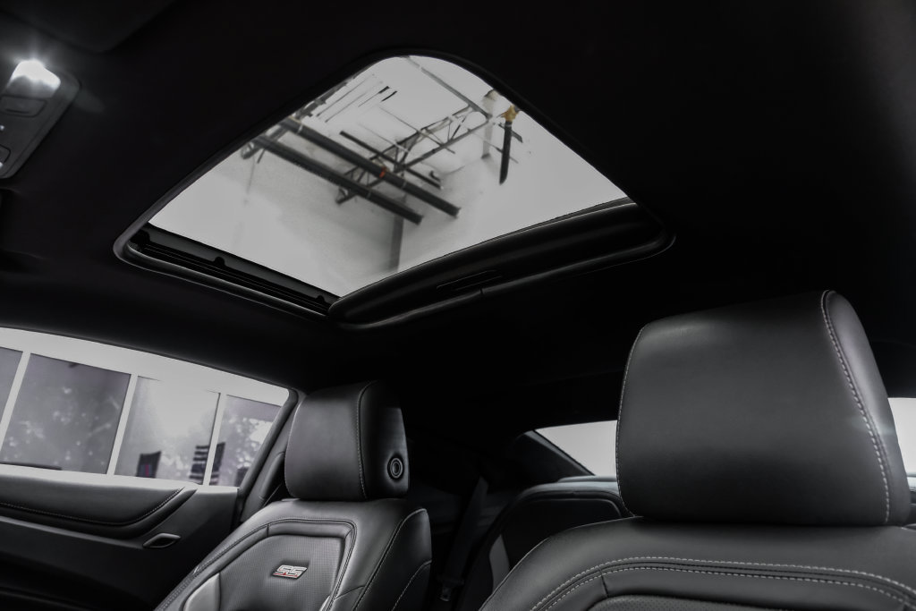 Used 2019 Chevrolet Camaro SS RWD image 5