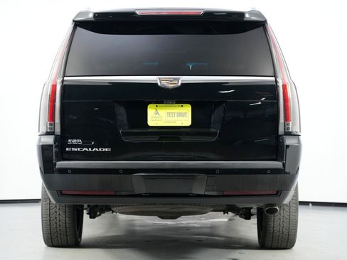 Used 2017 Cadillac Escalade ESV Platinum image 10