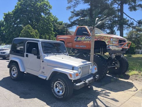 Used 2003 Jeep Wrangler X AWD/4WD image 2