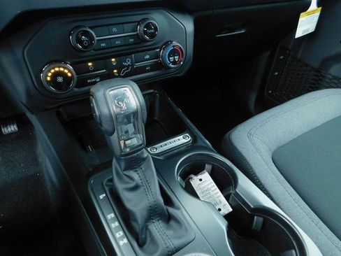 New 2025 Ford Bronco 4-Door image 27