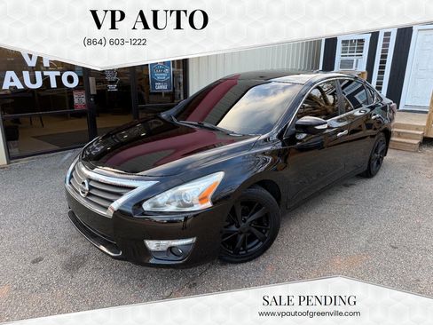 Used 2015 Nissan Altima 2.5 SV w/ Convenience Package image 1