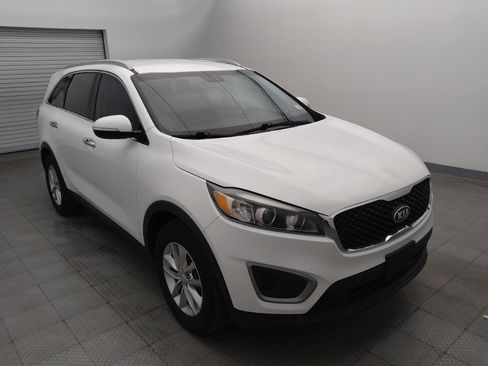 Used 2018 Kia Sorento FWD image 13