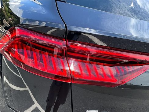 Used 2019 Audi Q8 Prestige AWD/4WD image 29
