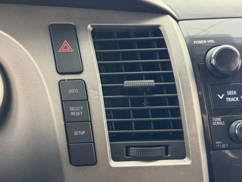 Used 2010 Toyota Tundra w/ SR5 Package image 21