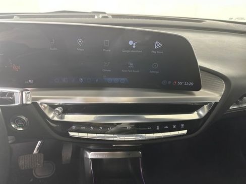 Used 2023 Cadillac Lyriq AWD image 21