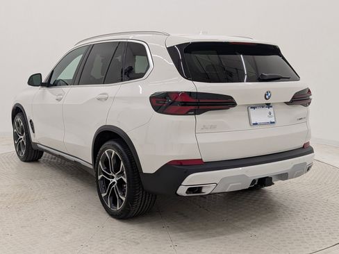 Used 2026 BMW X5 xDrive40i w/ Climate Comfort Package AWD/4WD image 3