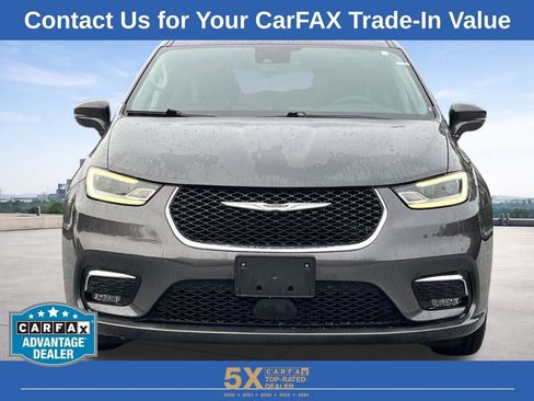 Used 2022 Chrysler Pacifica Touring-L image 29