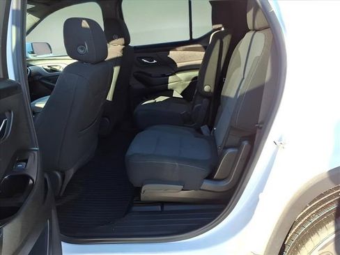 Used 2023 Chevrolet Traverse LT image 16
