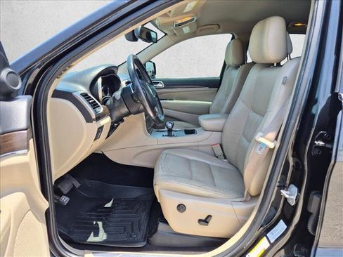 Used 2014 Jeep Grand Cherokee Limited RWD image 16