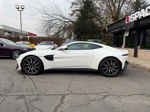 Used 2019 Aston Martin V8 Vantage Coupe 2D image 9