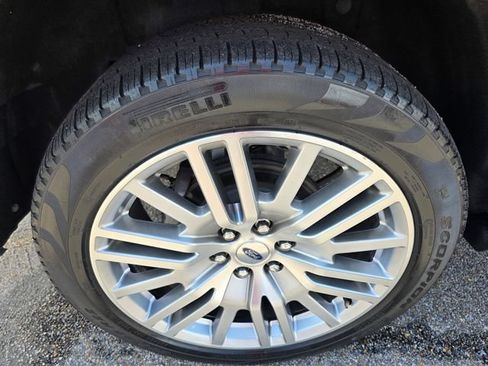 Certified 2024 Ford Expedition Max Limited RWD image 9