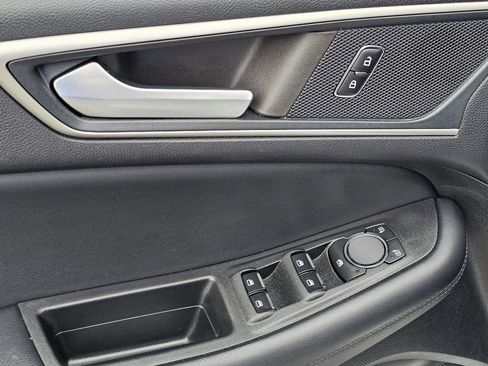 Used 2023 Ford Edge SEL image 17