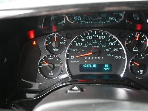 Used 2023 Chevrolet Express 2500 Extended image 9