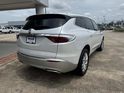 Used 2022 Buick Enclave Premium w/ Surround and Sites Package image 7