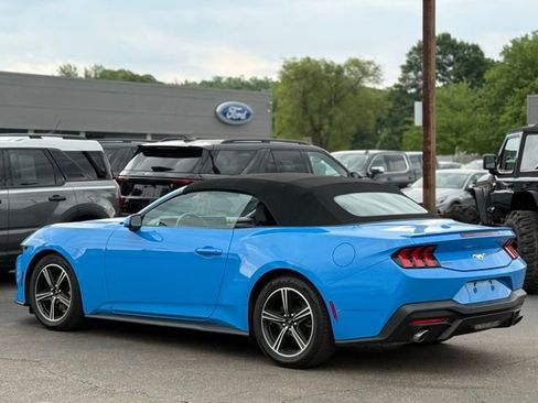 Used 2025 Ford Mustang Premium RWD image 37
