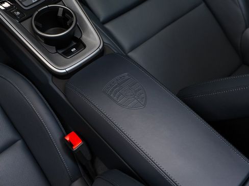 Used 2025 Porsche 911 Carrera image 45