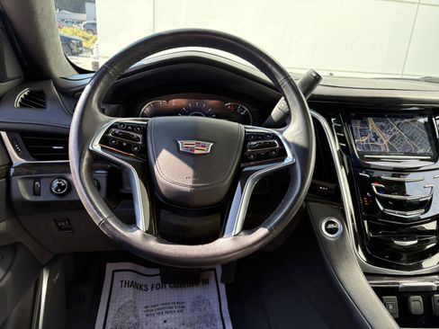 Used 2020 Cadillac Escalade Platinum image 20