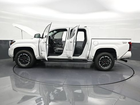 Used 2024 Toyota Tacoma TRD Sport RWD image 34